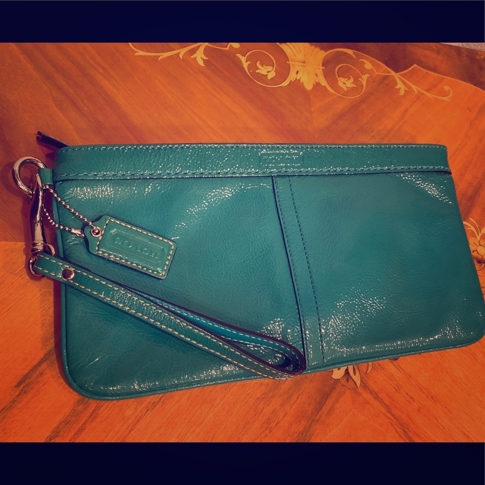 Authentic COACH Wristlet Teal Leather.